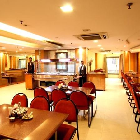 Hotel Southern Дели Номер фото