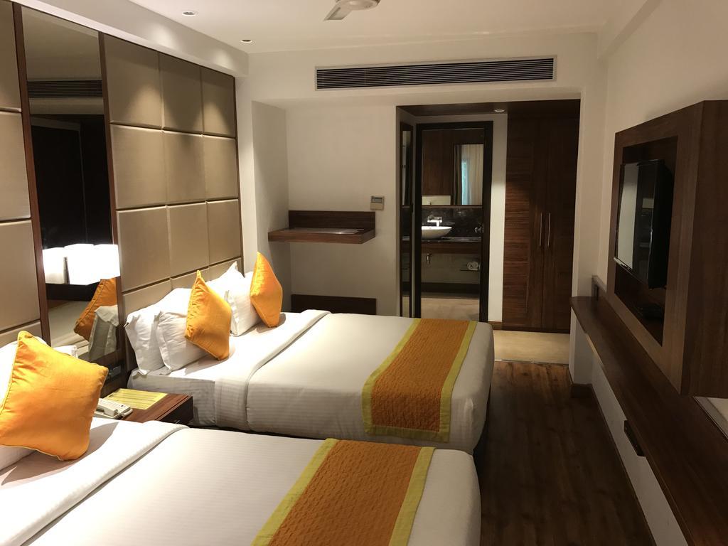 Hotel Southern Дели Экстерьер фото